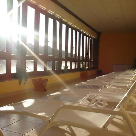 Balneario Rio Pambre 호텔