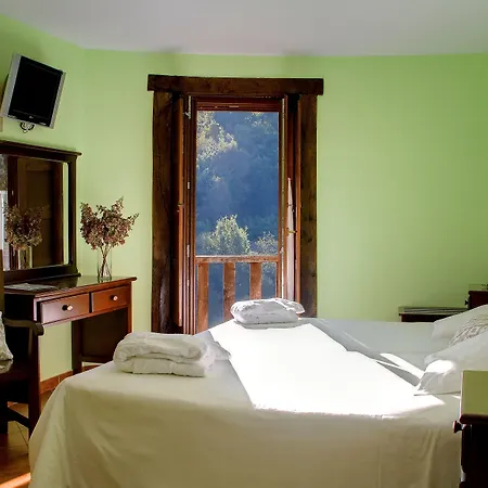 호텔 Balneario Rio Pambre 3*