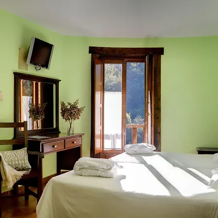 호텔 Balneario Rio Pambre 3*